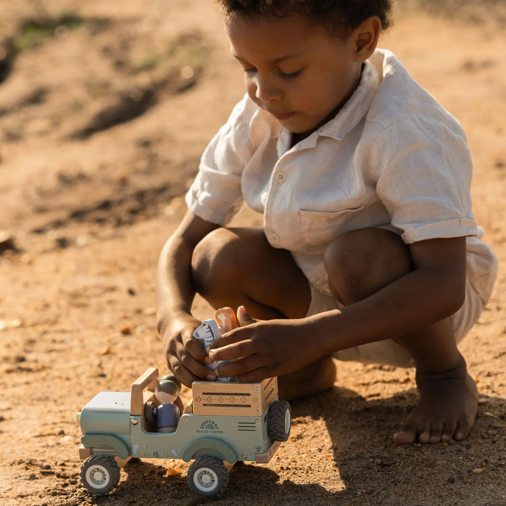 Wooden safari car with animals - Green
